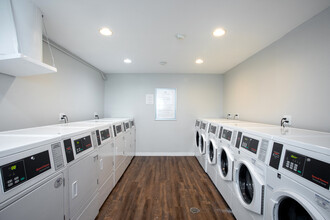 Creekside Apartments in San Jose, CA - Building Photo - Interior Photo