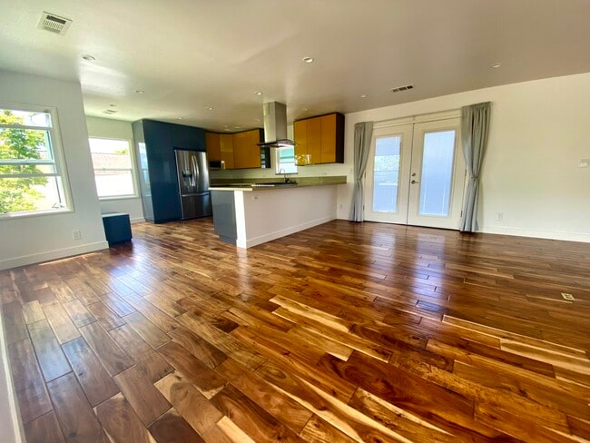 property at 4634 Alma Ave