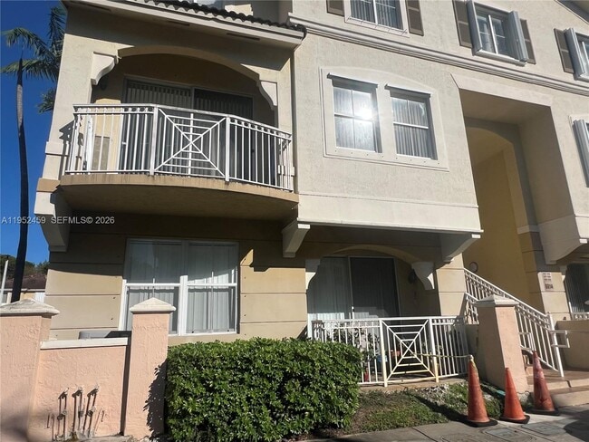 8814 W Flagler St in Miami, FL - Building Photo - Building Photo