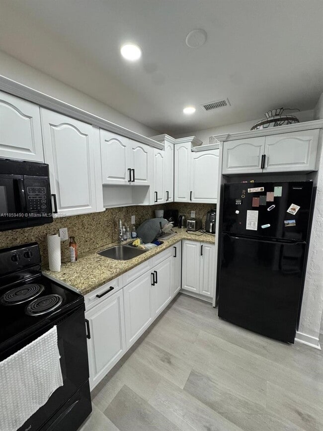 6017 SW 60th Ave in South Miami, FL - Building Photo - Building Photo
