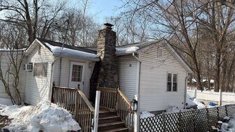 10 Paradise Trl in Monroe, NY - Building Photo