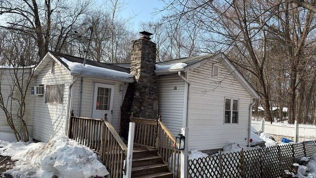 property at 10 Paradise Trl