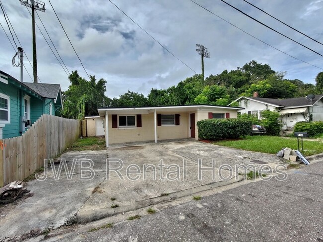 516 W 60th St
