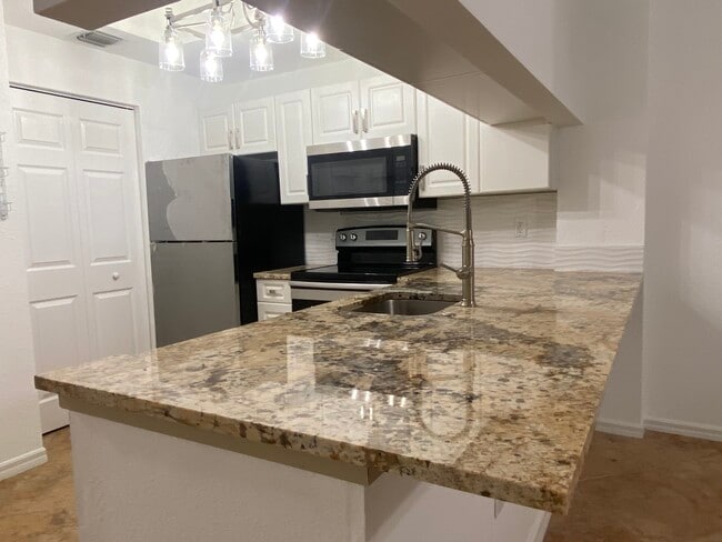 property at 2807 Veronia Dr