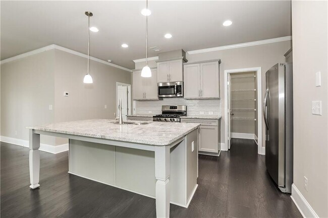 6610 Trailblazer Rd in Flowery Branch, GA - Building Photo - Building Photo