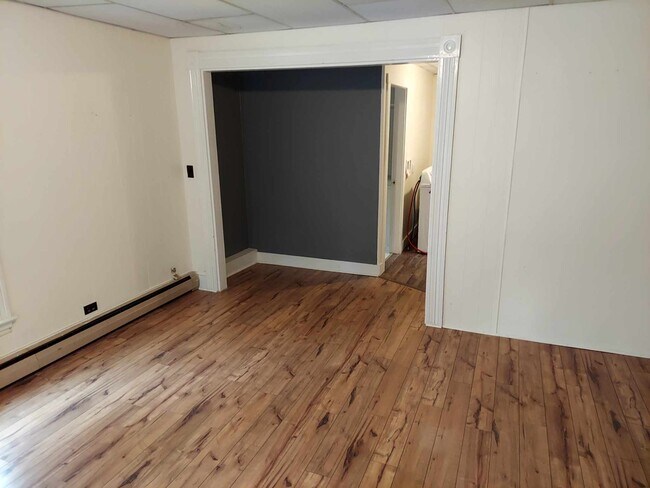 55 Bradbury St, Unit 2 in Old Town, ME - Foto de edificio - Building Photo