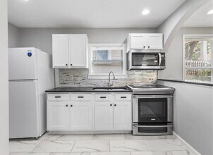 2243 Spruce Ave in Kansas City, MO - Foto de edificio - Building Photo