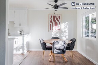 245 Bush St in Mountain View, CA - Foto de edificio - Building Photo