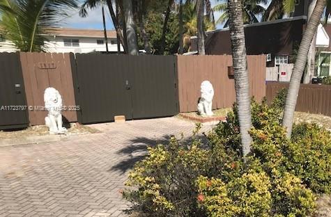 1817 Cleveland St in Hollywood, FL - Foto de edificio