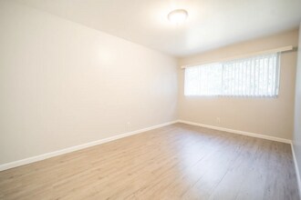 578 N Holliston Ave-Unit -#4 in Pasadena, CA - Building Photo - Building Photo