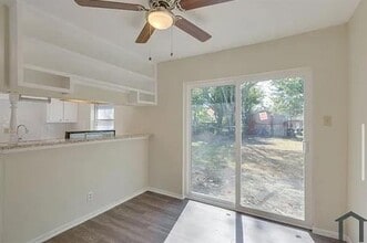 317 Cedar St in Wilmer, TX - Building Photo - Building Photo