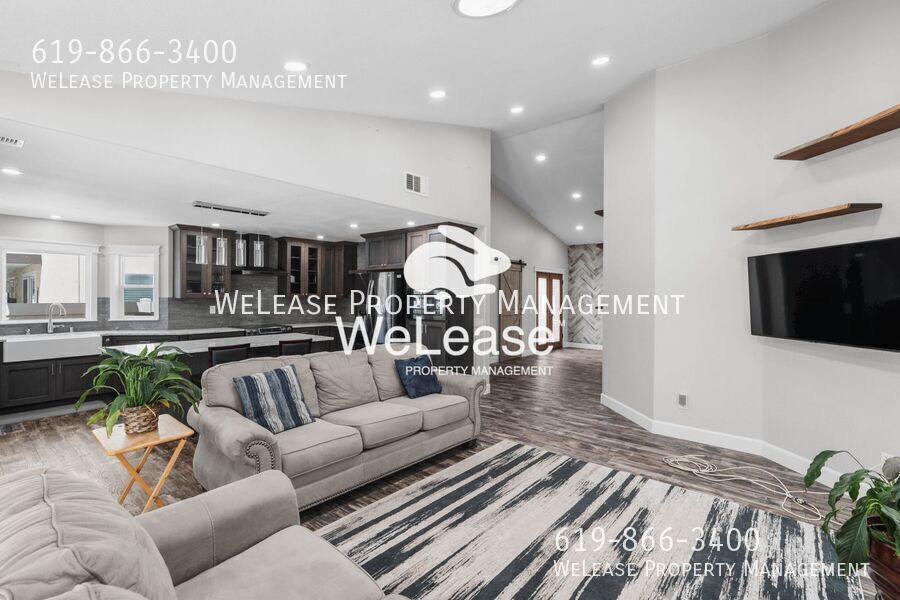 15147 Avenida Rorras in San Diego, CA - Building Photo