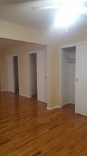 38 Woodedge Ave in Edison, NJ - Building Photo - Building Photo