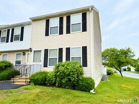 1 Holly Ln in Glastonbury, CT - Building Photo