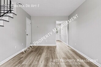 704 Roberta Dr in Rossville, GA - Foto de edificio - Building Photo
