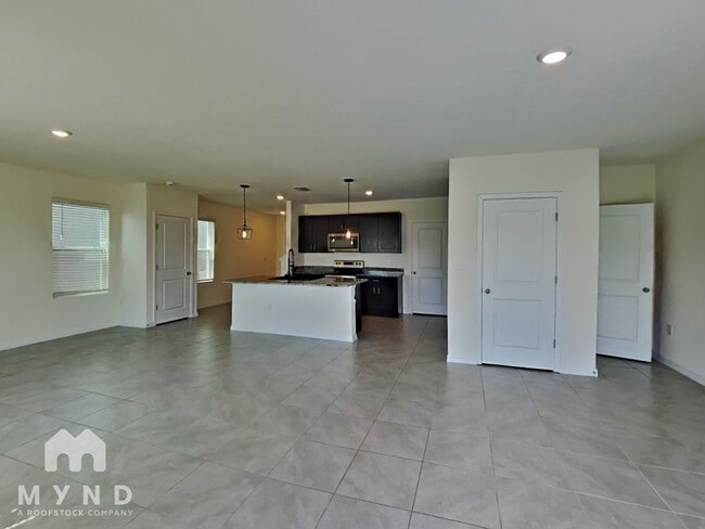 33996 Jasper Stone Dr in Wesley Chapel, FL - Building Photo - Building Photo