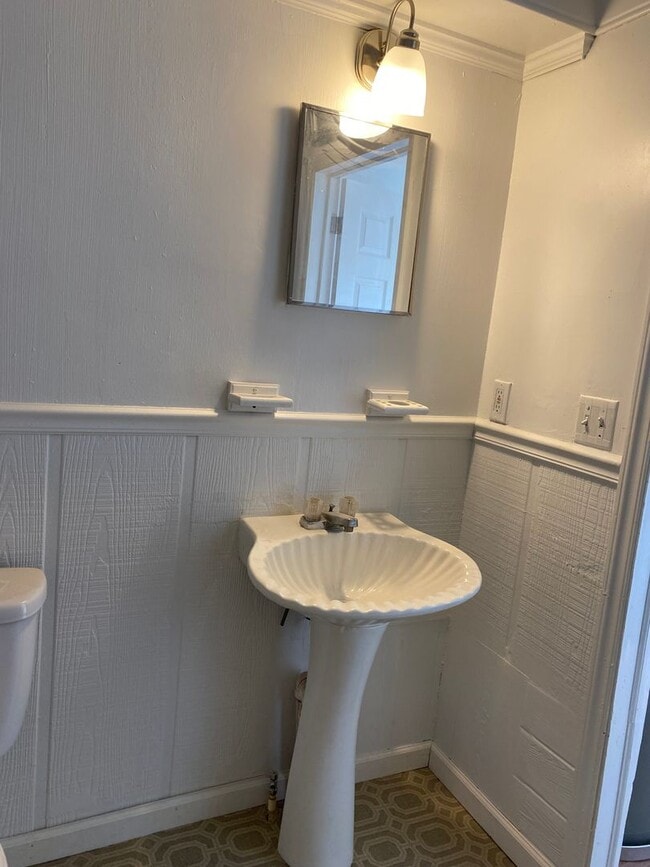 property at 1009 Lynn St