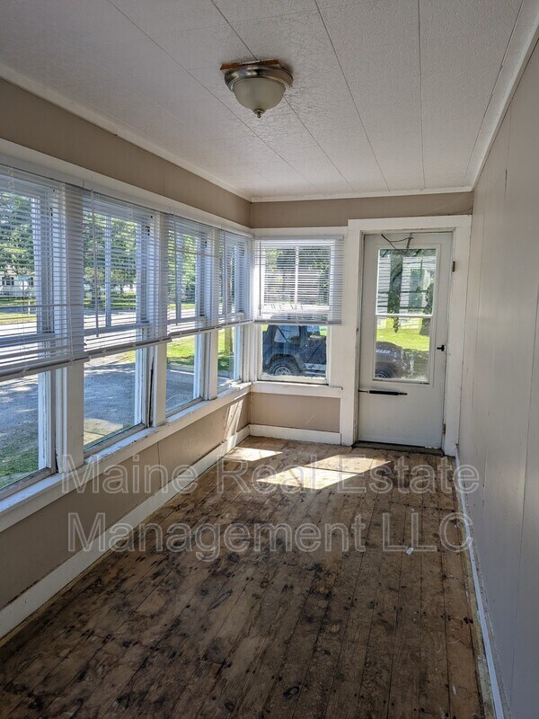 40 Gilman Falls Ave photo'