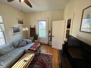 12 Claremon St, Unit 2 in Somerville, MA - Building Photo - Building Photo