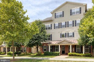 23216 Observation Dr in Clarksburg, MD - Building Photo