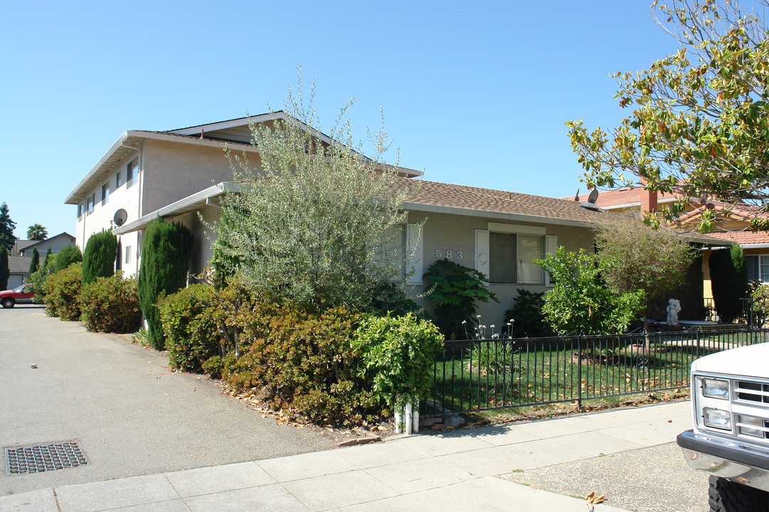 583 Kiely Blvd in San Jose, CA - Building Photo