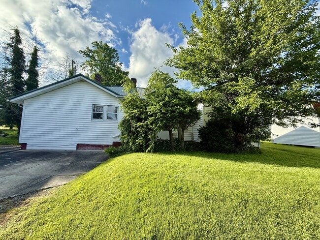 property at 313 W Allen St