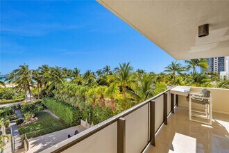 1623 Collins Ave in Miami Beach, FL - Building Photo - Building Photo