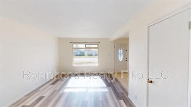 301 Walnut St in Elko, NV - Building Photo - Building Photo