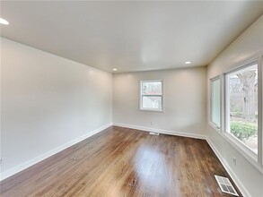 1958 Maywood Pl NW in Atlanta, GA - Building Photo - Building Photo