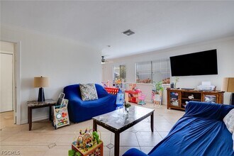 3265 Royal Canadian Trace in Ft. Myers, FL - Building Photo - Building Photo