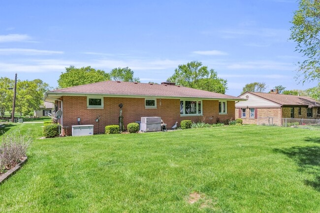 1702 Golfview Dr in Urbana, IL - Building Photo - Building Photo