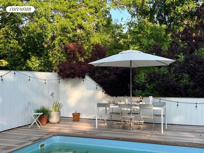 property at 115 Runnymede Dr