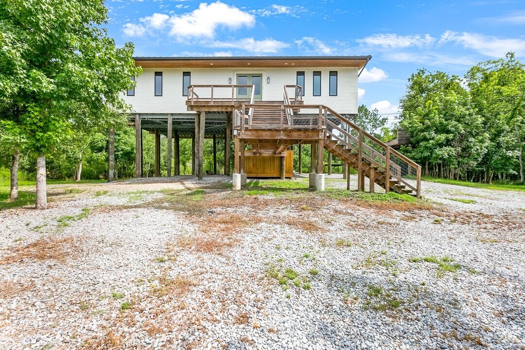 500 Richards Dr in Slidell, LA - Building Photo