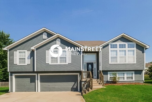 property at 704 SE 15th St