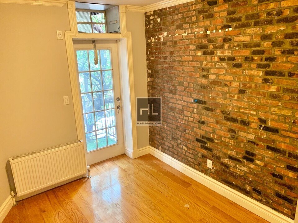 East 5th Street in New York, NY - Building Photo