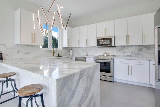 12 SE 1st Ave in Delray Beach, FL - Building Photo - Building Photo