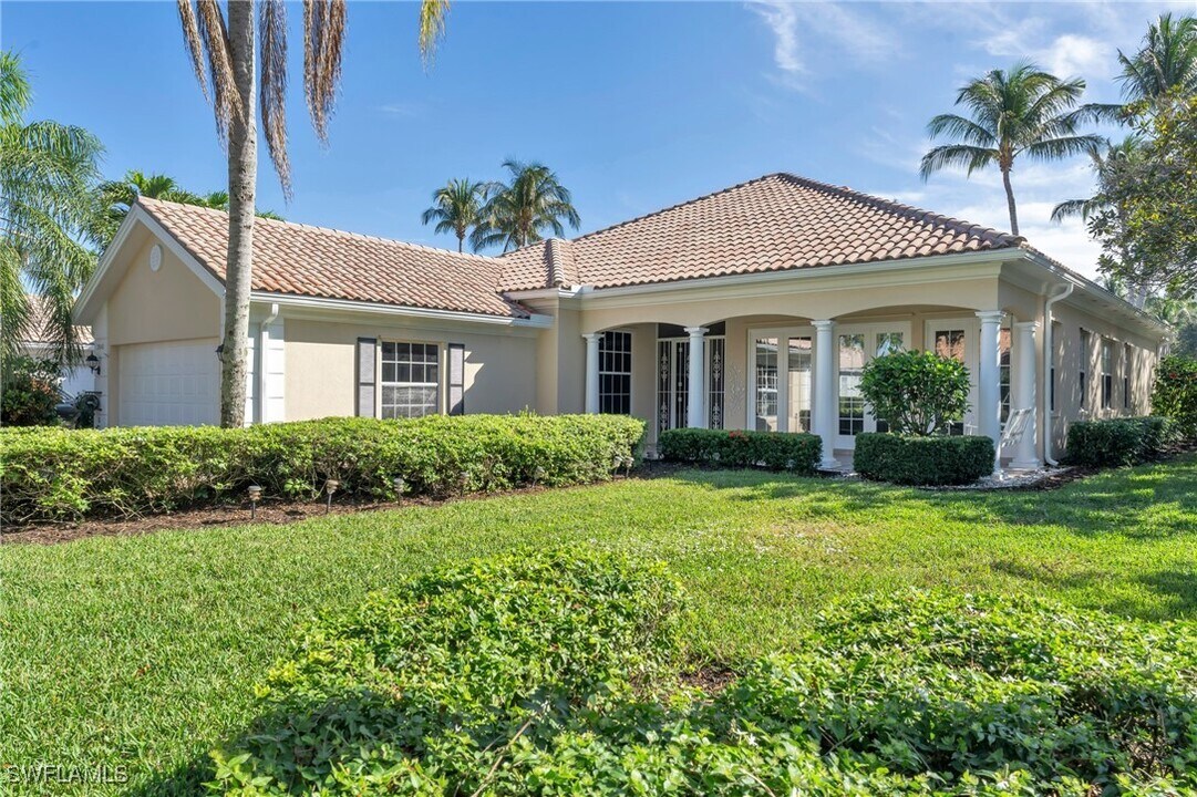 2845 Hatteras Way in Naples, FL - Building Photo