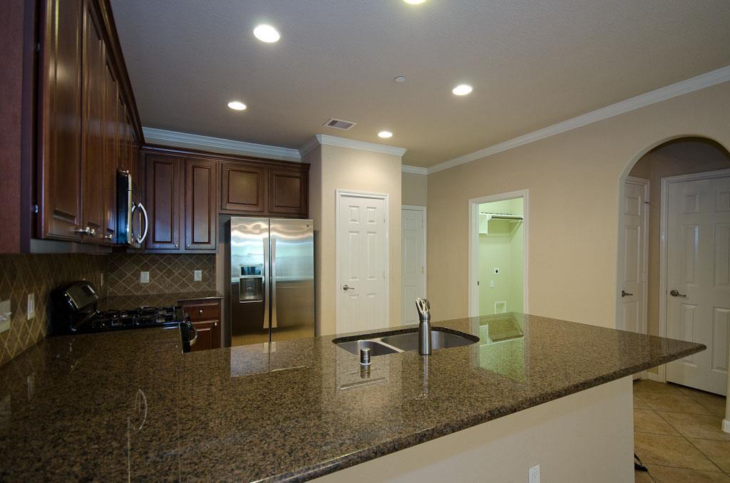 7 Umbria Ln in Spring, TX - Building Photo