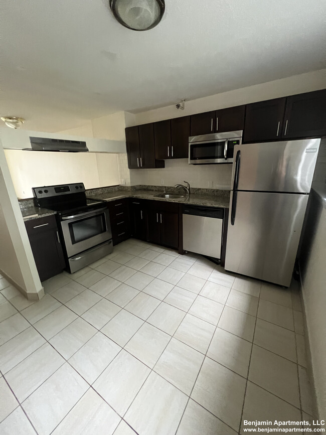 140 North Beacon St, Unit 2B in Boston, MA - Building Photo - Building Photo