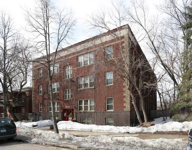 2020 Garfield Ave S in Minneapolis, MN - Building Photo - Building Photo