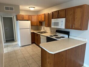 240 Geri Ln-Unit -975 in Richmond, KY - Foto de edificio - Building Photo