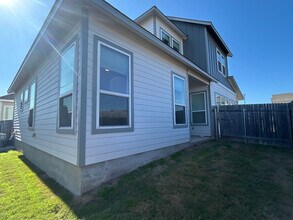 Room in House on Wellspring Loop in Round Rock, TX - Building Photo - Building Photo