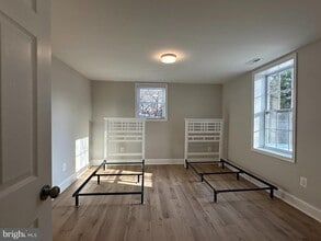 6731 Crest Pl in Falls Church, VA - Building Photo - Building Photo