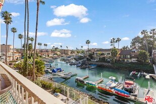 4637 Park Dr in Carlsbad, CA - Building Photo