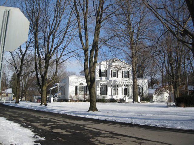 136 Main St in Whitesboro, NY - Building Photo