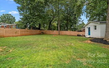 3709 Sargeant Dr in Charlotte, NC - Building Photo - Building Photo