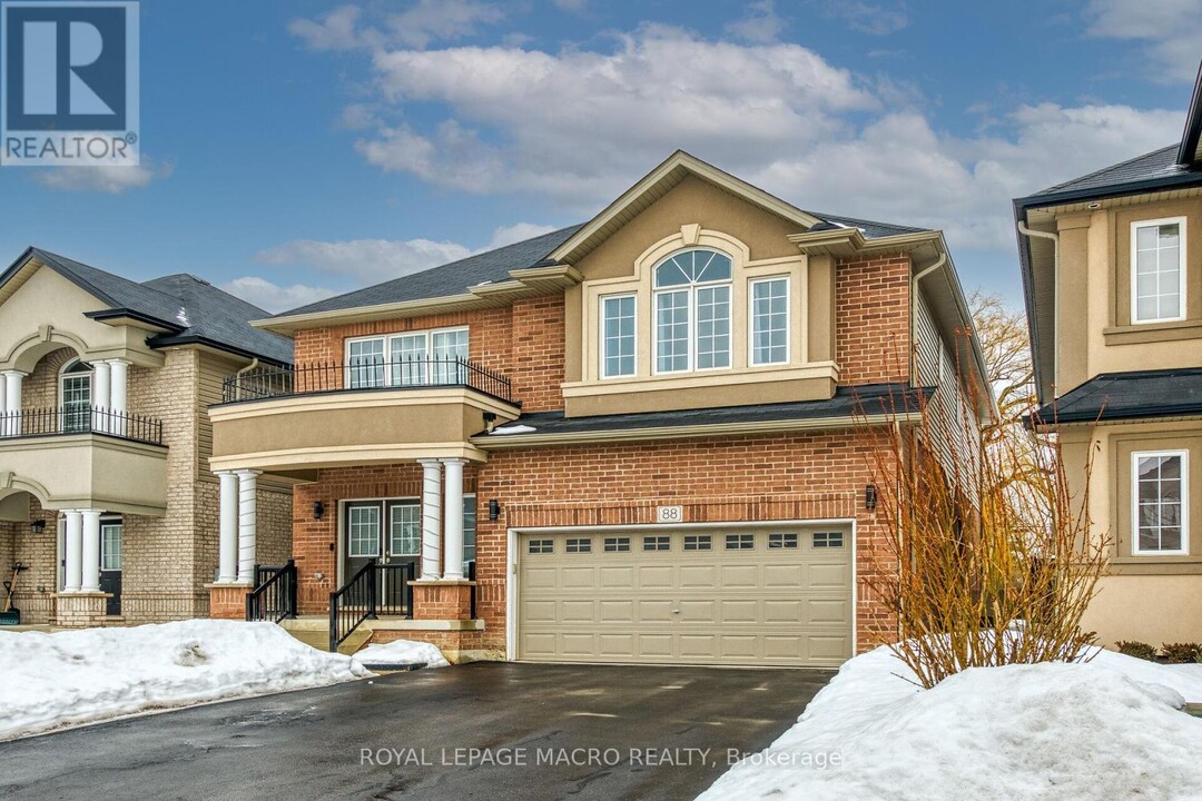 88 Bellroyal Cres in Hamilton, ON - Building Photo