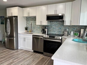 323 Leeward Ln in Fort Pierce, FL - Building Photo - Building Photo