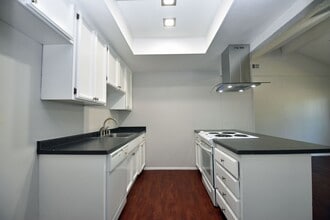 5902-5902 Bourbon Dr in Carmichael, CA - Building Photo - Building Photo