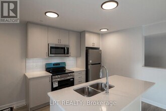 401 Glenroy Gilbert Dr in Ottawa, ON - Building Photo - Building Photo